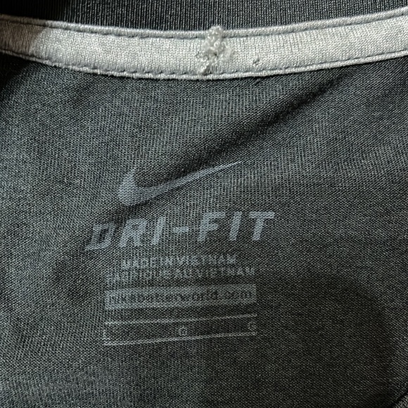 Cubs Nike T shirt - Picture 2 of 3